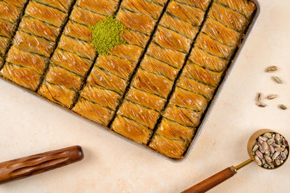 Turkish Pistachio Baklava, Handmade Baklava Gift Box, Housewarming Dessert Gift, Gourmet Turkish Sweets, Wedding Dessert